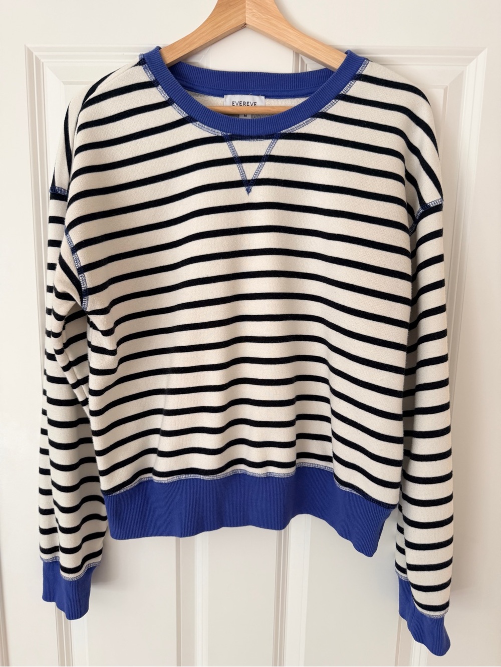 EVEREVE Striped Sweatshirt Blue Black White Contrast Trim Crewneck M Coastal